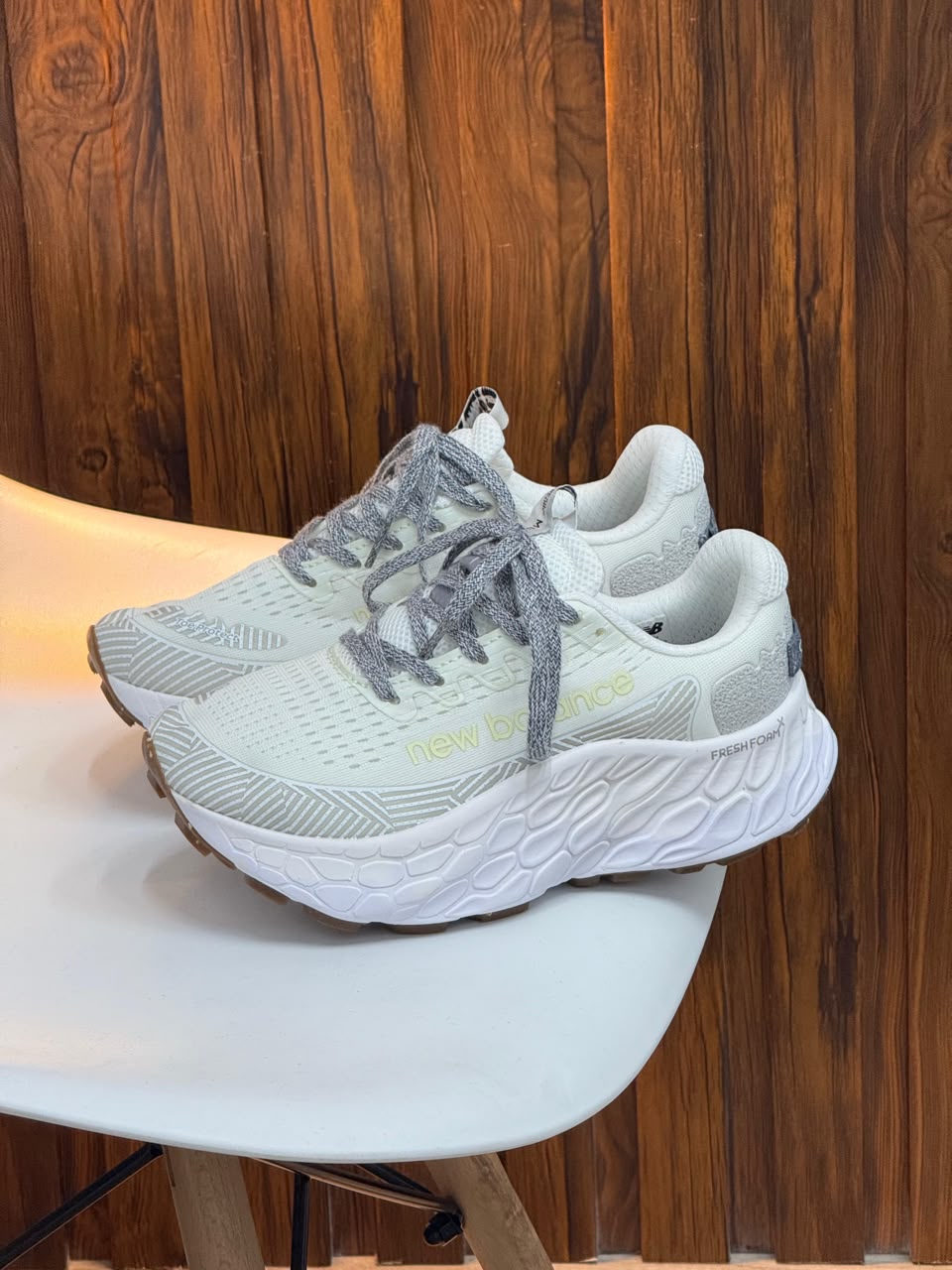 New Balance Fresh Foam- Mujer