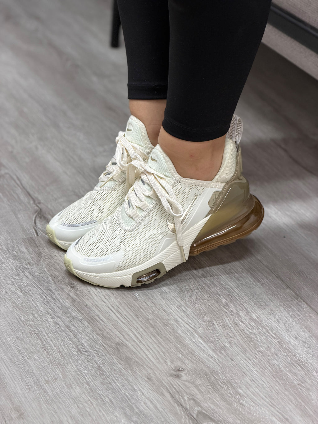 Nike Air 270- Mujer